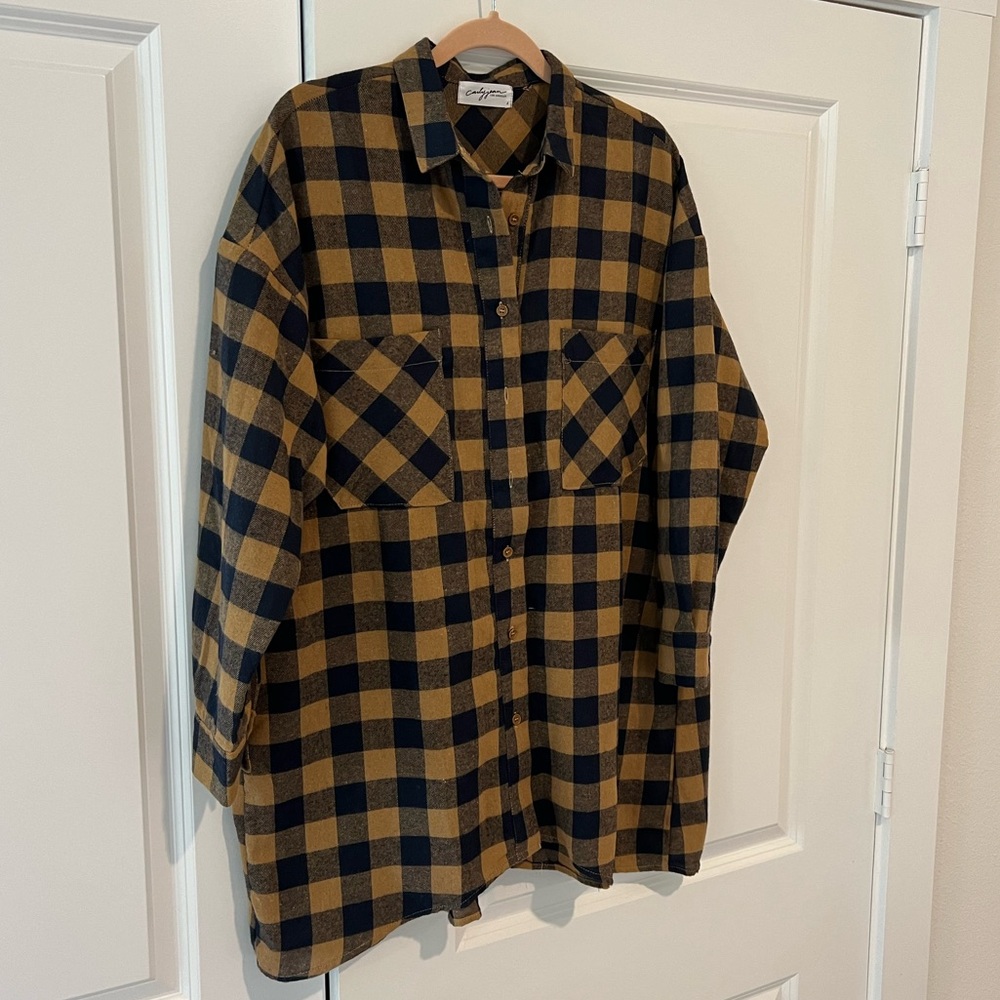 Carly Jean Los Angeles Flannel Top